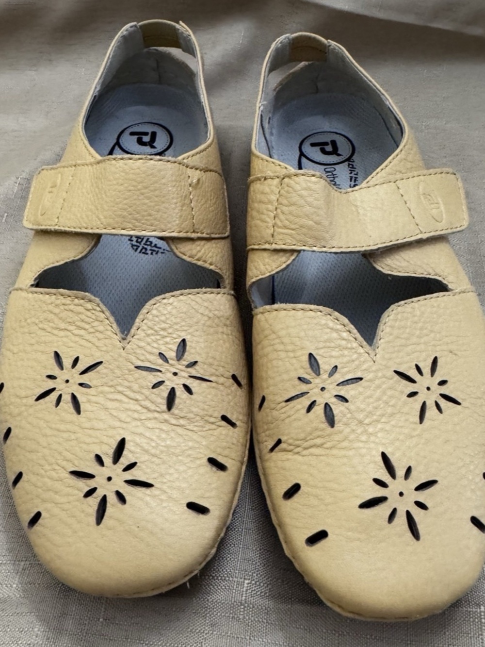 Propet Ortholite Chickadee Mary-Jane cream leather loafer flat US10 =EU41 =UK7.5